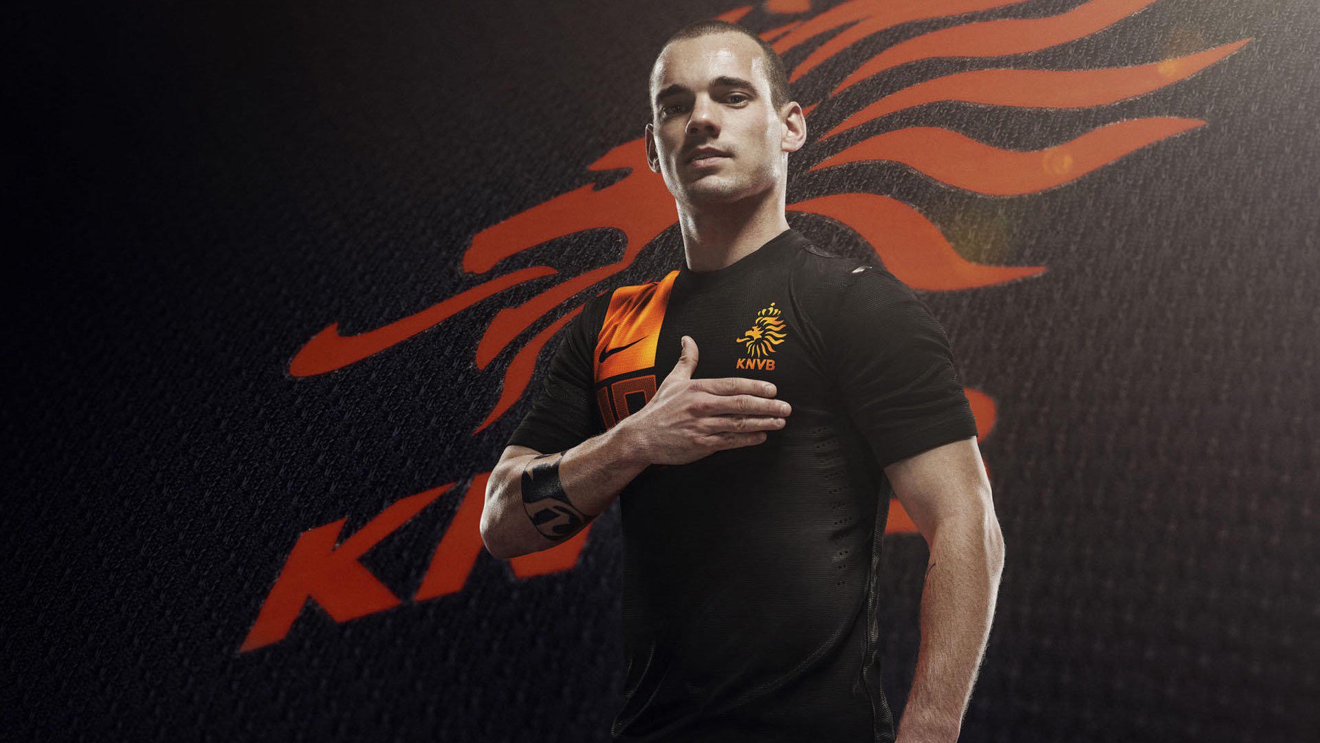 达拉斯独行侠抢七大战血战密尔沃基雄鹿，马龙砍下4记关键球，全场沸腾